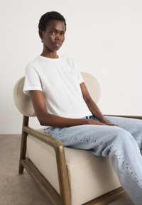 Футболка Футболка