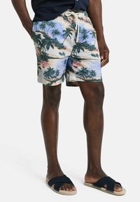 Шорты Шорты