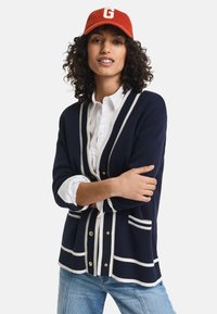 Длинный кардиган Длинный кардиган