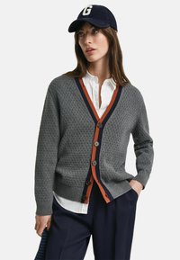 Длинный кардиган Длинный кардиган