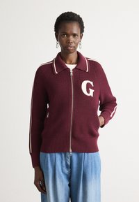 Вязаная кофта Вязаная кофта