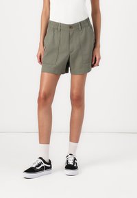 Шорты Шорты