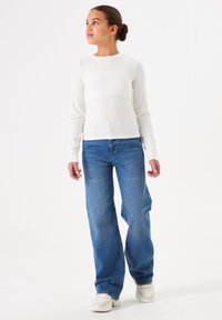 Джинсы Джинсы