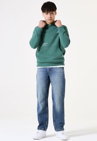 Джинсы Джинсы