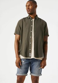 Шорты Шорты