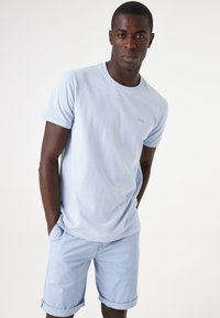 Шорты Шорты