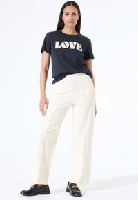 Футболка Футболка