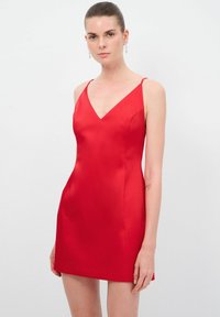 Короткое платье Короткое платье