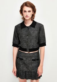 Короткий блейзер Короткий блейзер