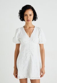 Короткое платье Короткое платье