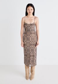 Платье футляр Платье футляр