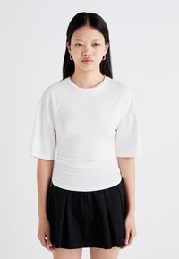 Футболка Футболка