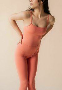 Спортивный костюм Спортивный костюм