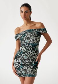 Короткое платье Короткое платье