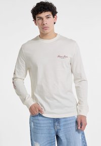 Лонгслив Лонгслив