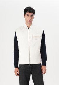 Жилет Жилет