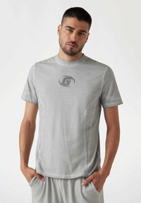 Футболка Футболка