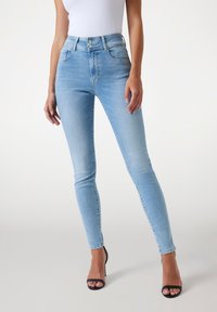 Узкие джинсы Узкие джинсы