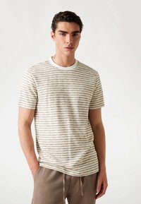 Футболка Футболка