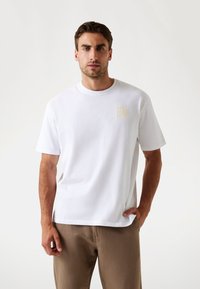 Футболка Футболка