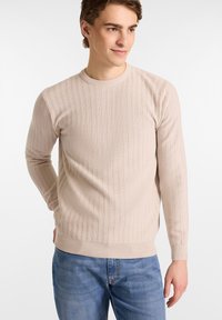 Пуловер Пуловер