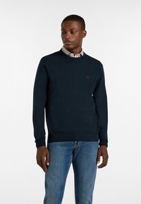 Пуловер Пуловер