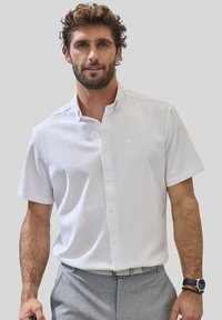 Рубашка с коротким рукавом Рубашка с коротким рукавом