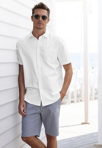 Рубашка с коротким рукавом Рубашка с коротким рукавом