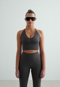 Бюстгальтер Бюстгальтер