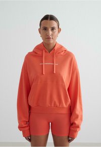 Спортивная толстовка Спортивная толстовка