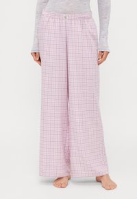 Широкие брюки Широкие брюки