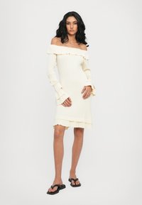 Вязаное платье Вязаное платье