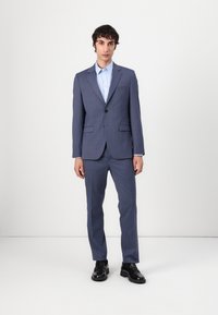 Костюм Костюм