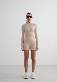 Шорты Шорты