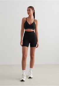 Шорты Шорты