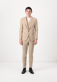 Костюм Костюм