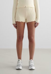 Шорты Шорты