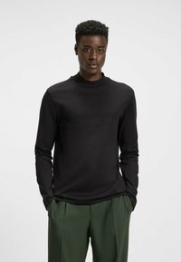 Лонгслив Лонгслив