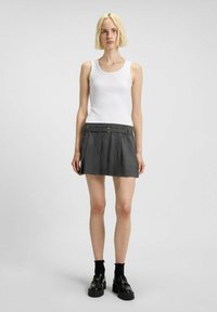 Короткое платье Короткое платье