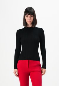 Пуловер Пуловер