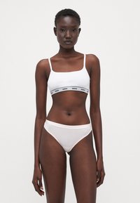 Бюстгальтер Бюстгальтер