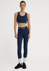 Спортивный бюстгальтер Спортивный бюстгальтер