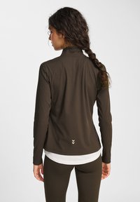 Спортивная куртка Спортивная куртка