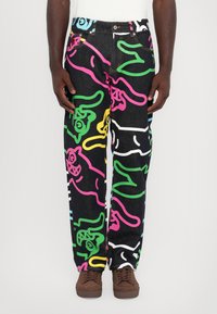 Прямые джинсы Прямые джинсы