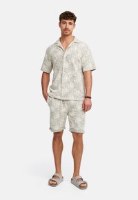 Рубашка с коротким рукавом Рубашка с коротким рукавом