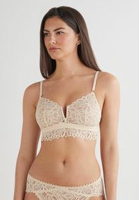 Бюстгальтер Бюстгальтер