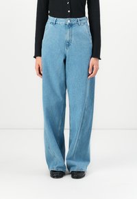 Джинсы Джинсы