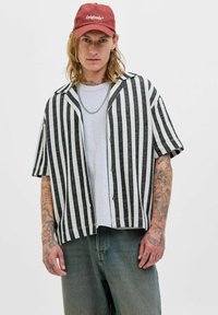 Рубашка с коротким рукавом Рубашка с коротким рукавом