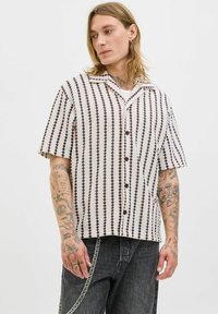 Рубашка с коротким рукавом Рубашка с коротким рукавом