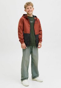 Джинсы Джинсы